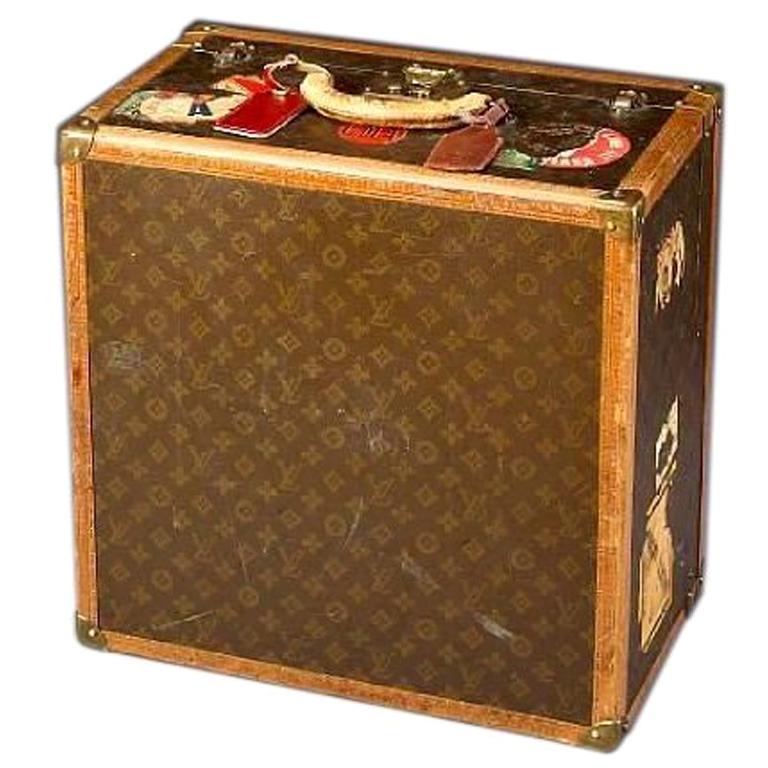 Vintage Louis Vuitton 12 Pair Shoe Trunk, Circa 1940's