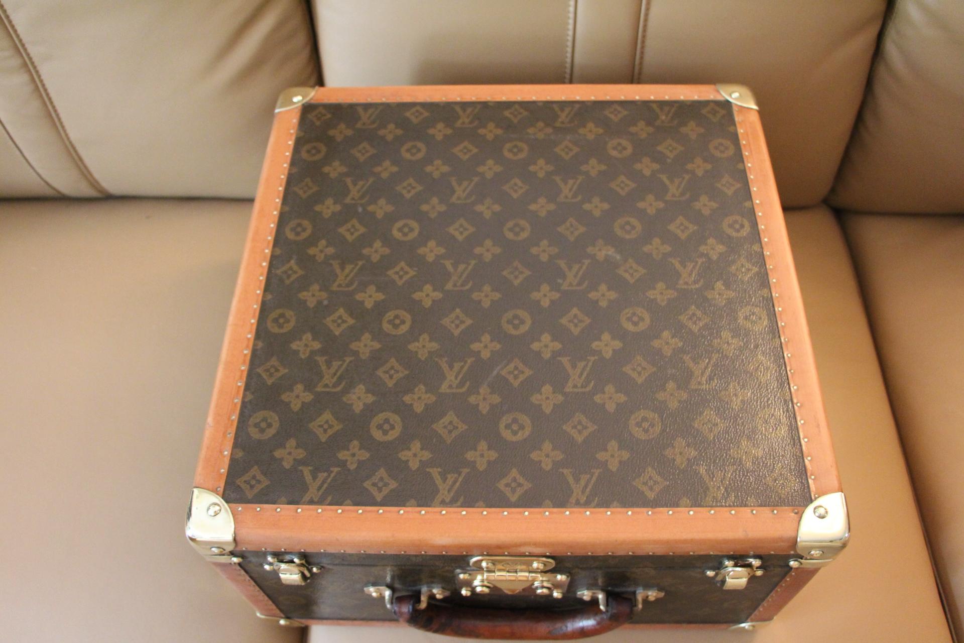 This beautiful Louis Vuitton hat box features stenciled monogram canvas, brass fittings , corners, LV stamped lock and clasps and a very sturdy and comfortable leather handle.
Interior is complete and in perfect condition with its Louis Vuitton