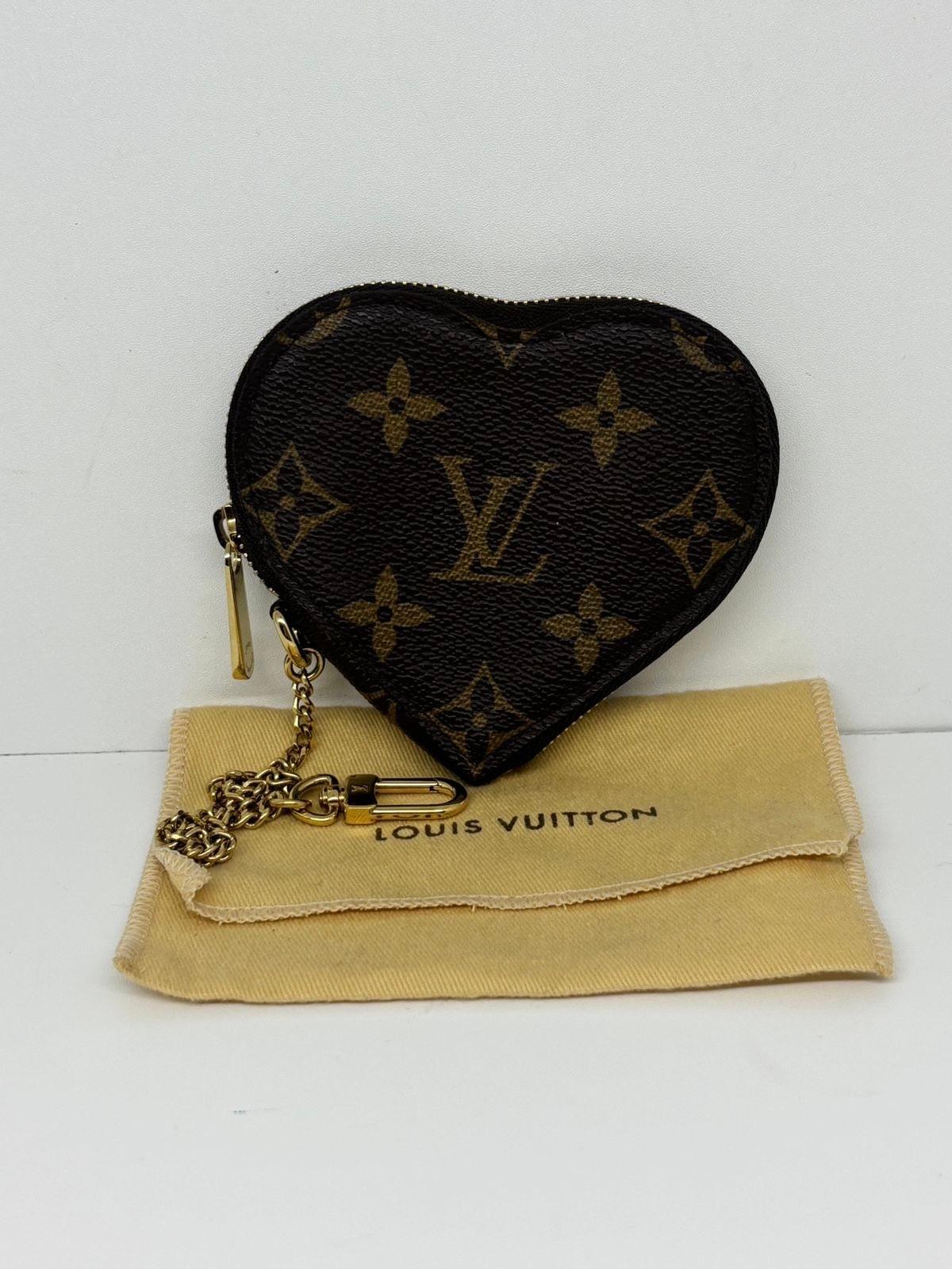 Louis Vuitton Heart-Shaped Monogram Leopard Coeur Coin Purse Charm (Schwarz) im Angebot