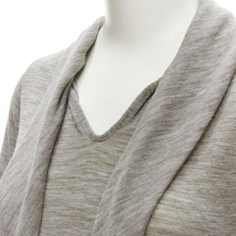 LOUIS VUITTON jersey LVOE gris brezo con detalle de borla y cuello de bufanda  S en venta 3
