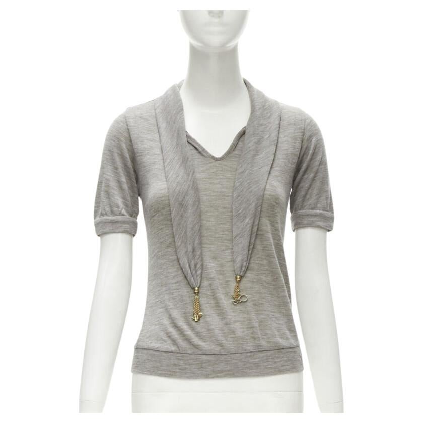 LOUIS VUITTON jersey LVOE gris brezo con detalle de borla y cuello de bufanda  S en venta
