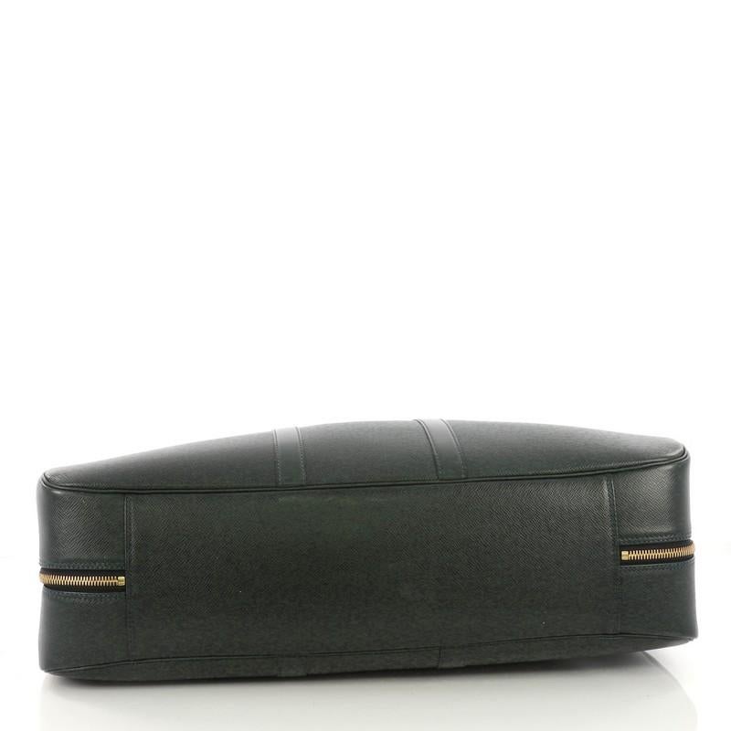 Women's Louis Vuitton Helanga Bag Taiga Leather 1 Poche