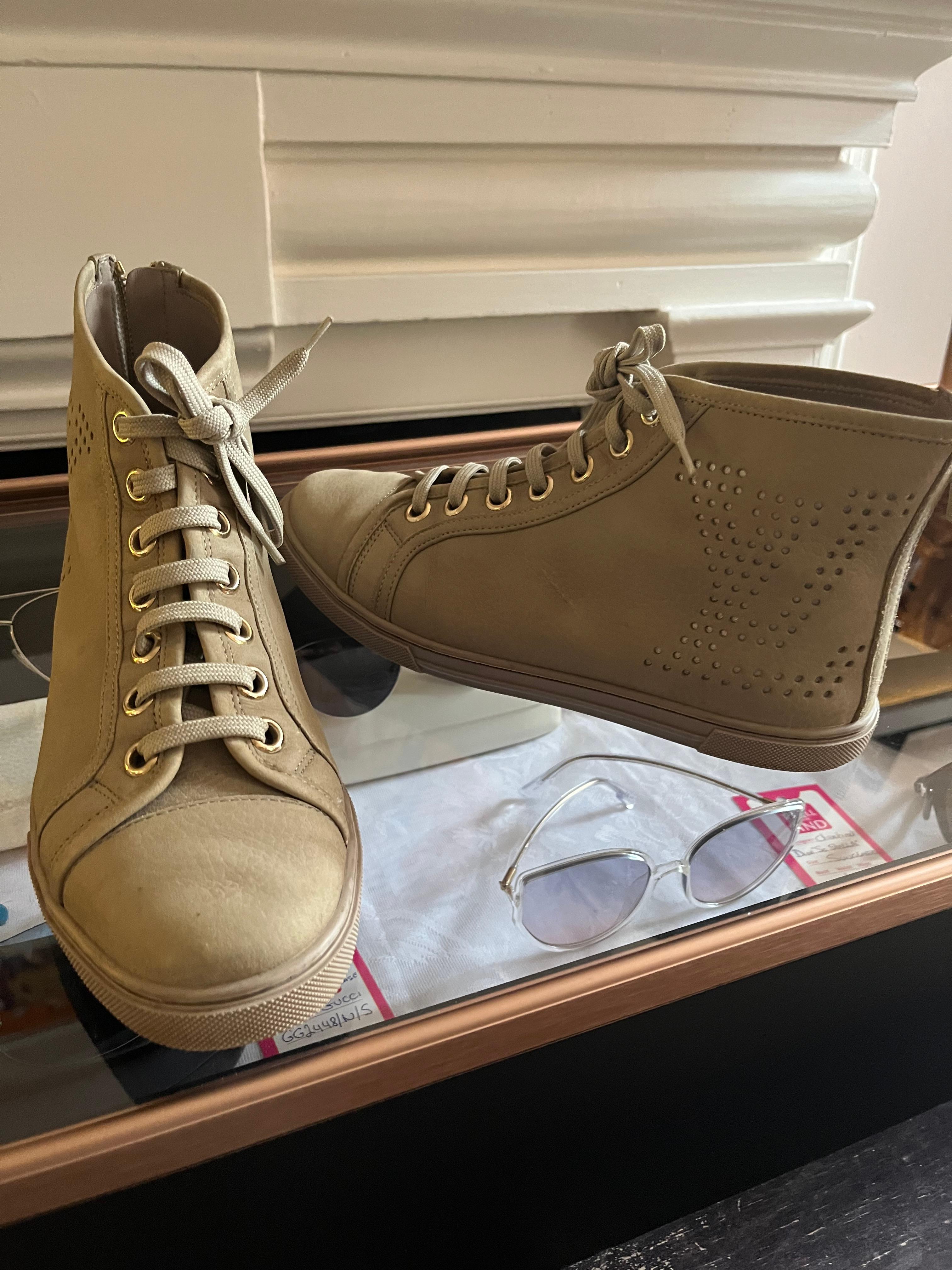 Louis Vuitton High Tops 37.5 In Good Condition For Sale In Port Hope, ON