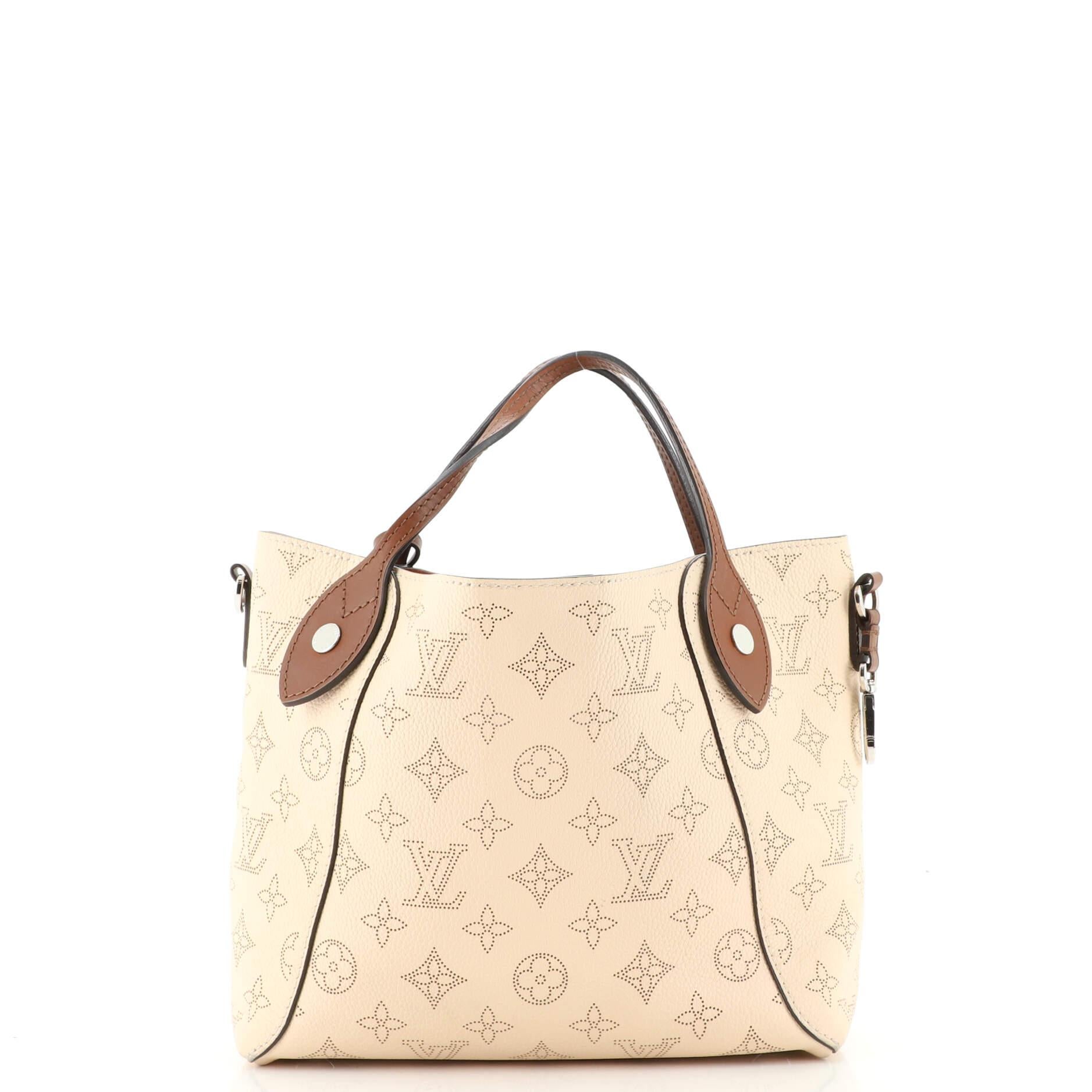 hina louis vuitton