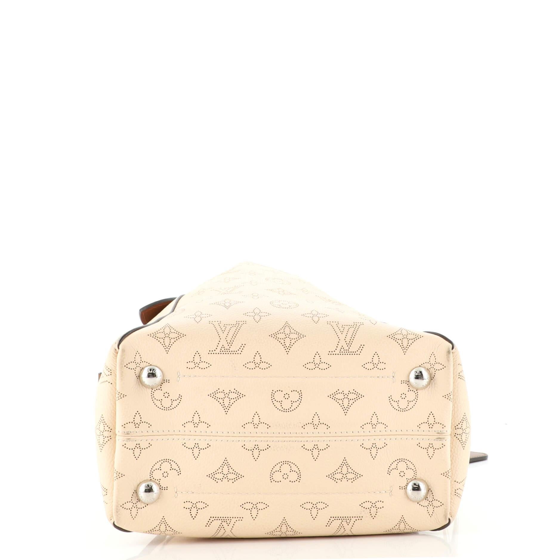 lv hina bag