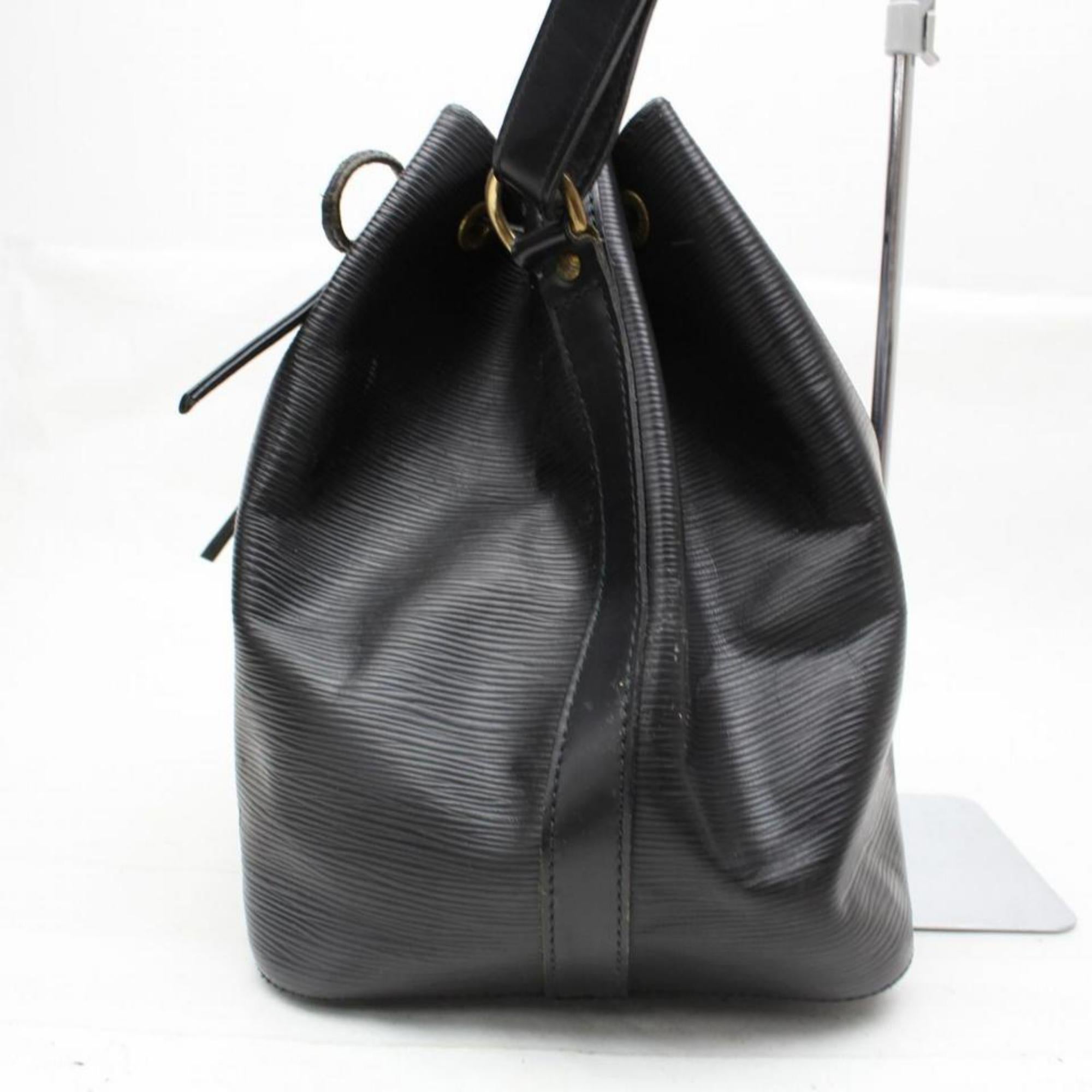 Louis Vuitton Hobo Noir Epi Petit Noe 370337 Black Leather Shoulder Bag For Sale 3