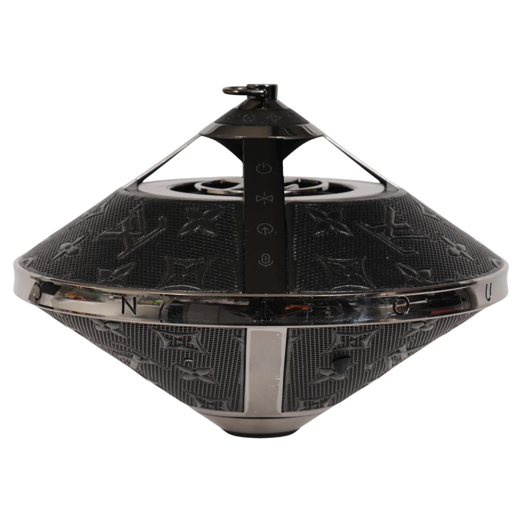 When did Louis Vuitton stop using brown boxes?