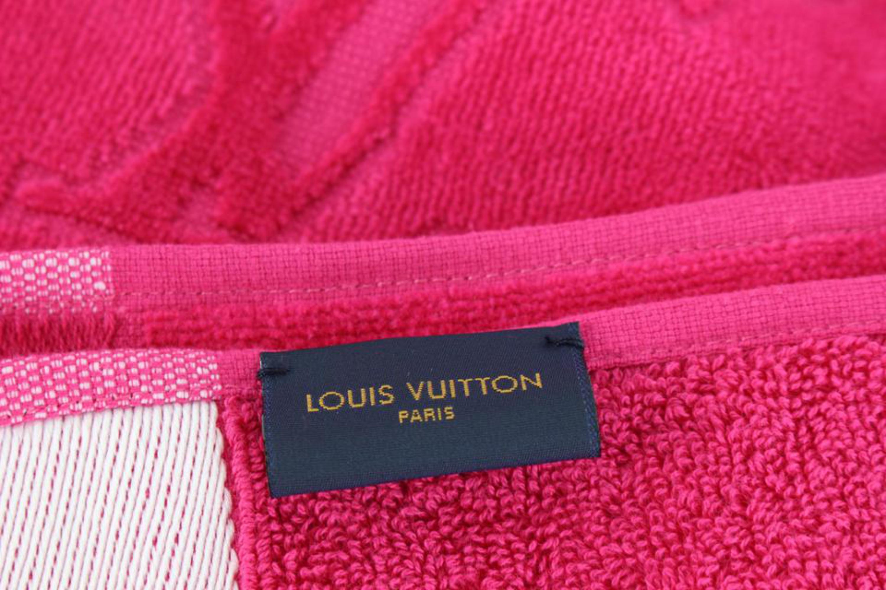 Louis Vuitton Hot Pink Fuchsia LVacation Monogramm Strandhandtuch 56LK55S im Zustand „Neu“ in Dix hills, NY