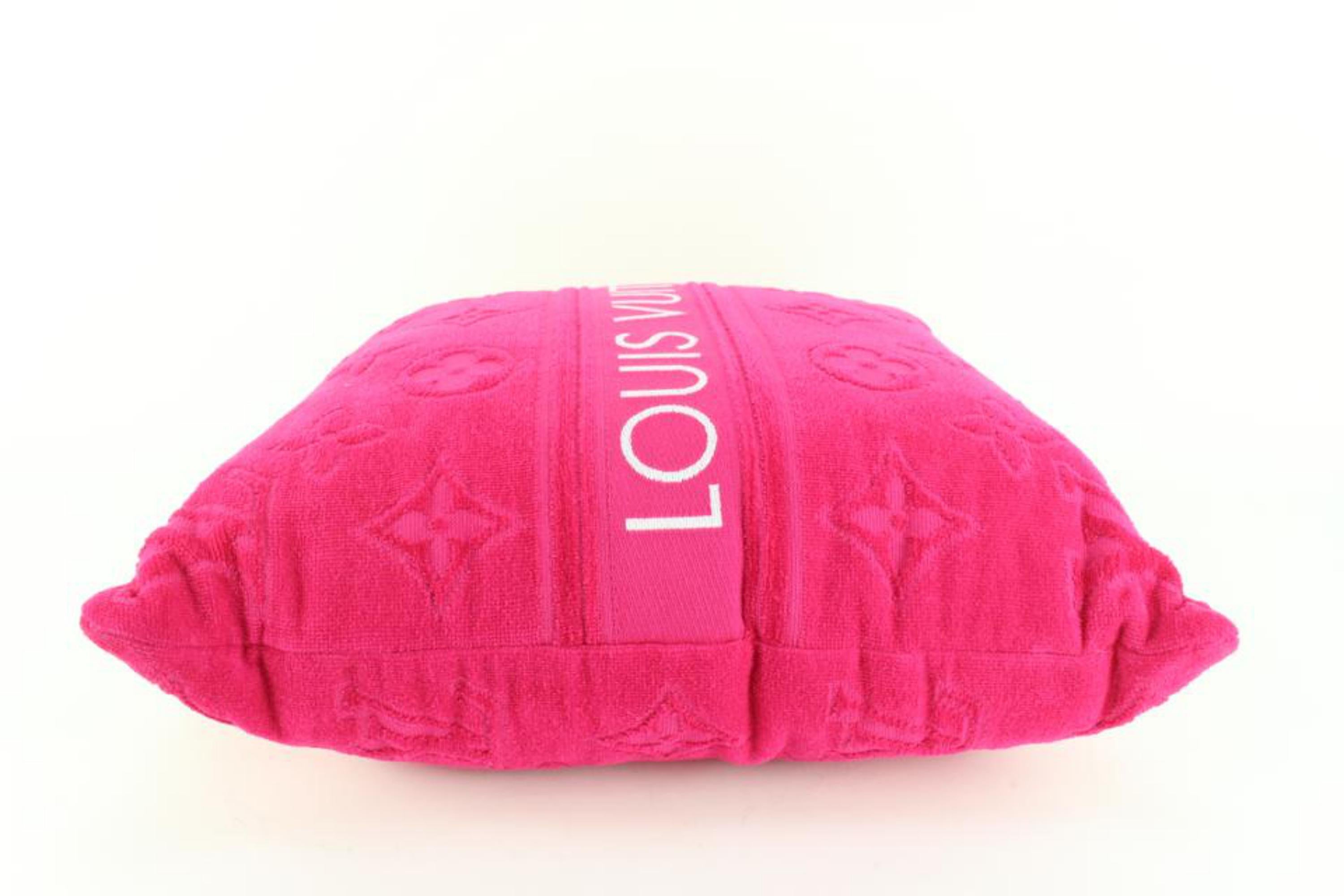 Louis Vuitton Hot Pink LVacation Fuchsia Monogram Beach Pillow 57lz55s In New Condition In Dix hills, NY