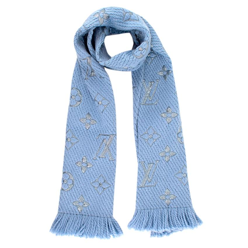 Louis Vuitton Blue Wool & Silk Blend Logomania Shine Scarf

Brighten up cold-weather days with the Logomania shine scarf. Its lustrous finish is created by weaving wool and silk yarns with shimmering thread. The House's hallmark Monogram print is