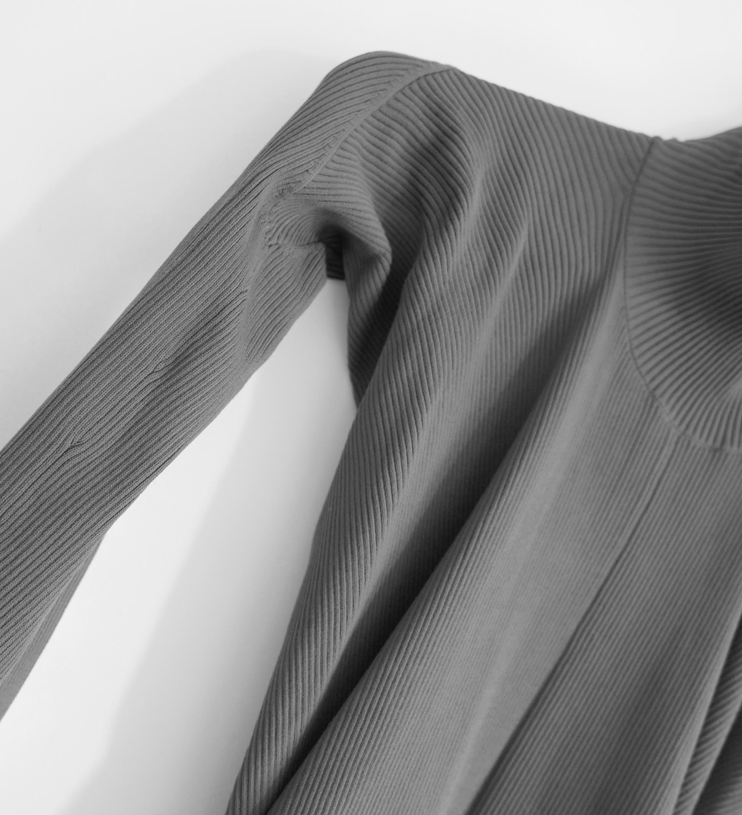 Super cool Louis Vuitton engineered skinny sweater from the Fall 2008 collection by Marc Jacobs. Look 1 on the runway. In amazing unworn with tags condition. Made from grey super stretchy, micro ribbed polyamide knit, it has a futuristic