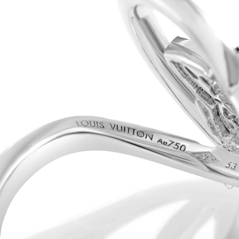 Louis Vuitton Idylle Blossom Women&#39;s 18 Karat White Gold Diamond Heart Ring at 1stdibs