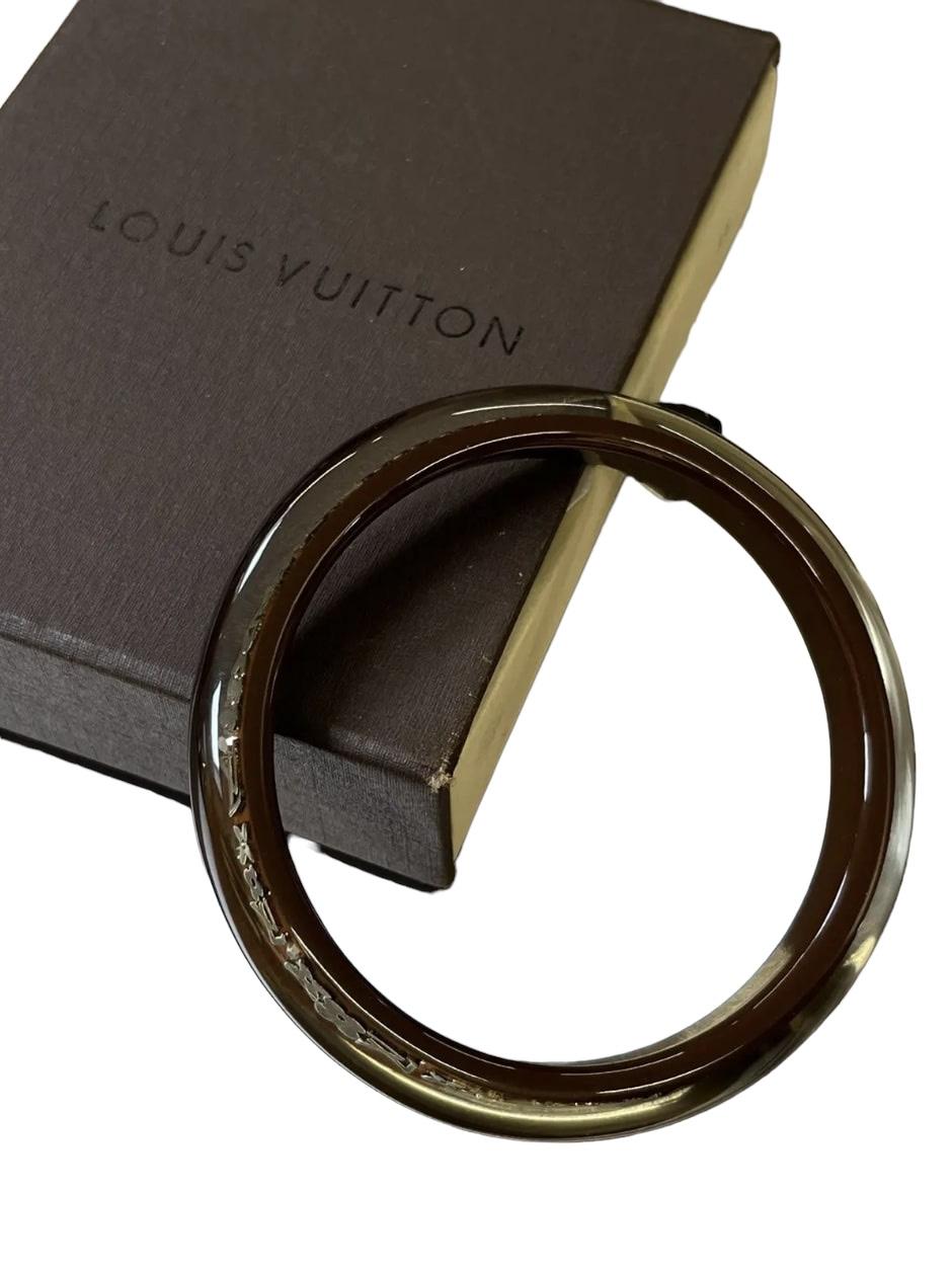 Louis Vuitton
Inclusion Monogram Bangle Bracelet

Beautiful Louis Vuitton Inclusion monogram bangle bracelet in brown. In great condition without any flaws, comes with the original box and tags.