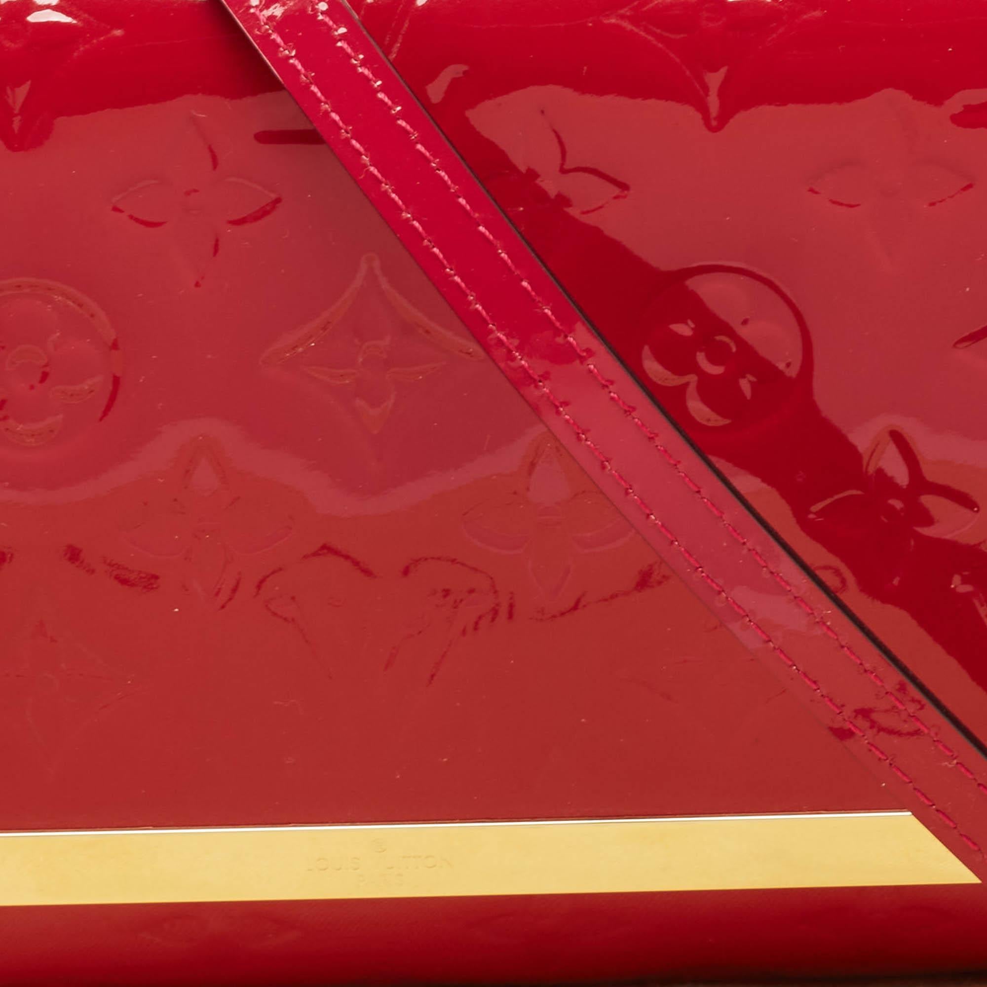 Women's Louis Vuitton Indian Rose Monogram Vernis Ana Clutch Bag For Sale