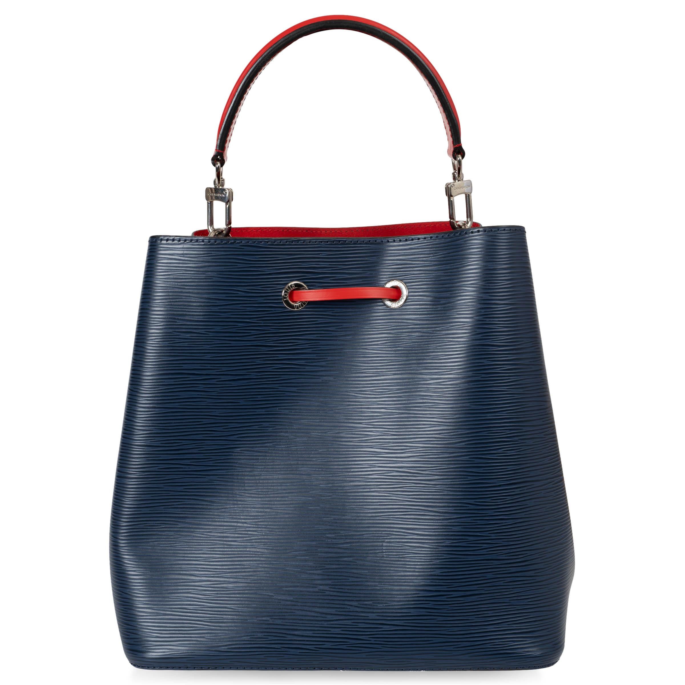 Blue LOUIS VUITTON Indigo Coquelicot blue Epi leather NEONOE MM Bucket Bag For Sale