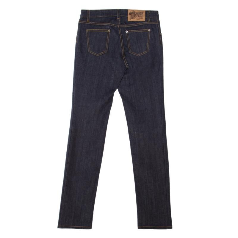Wear these dark wash jeans from Louis Vuitton every time you go for a casual outing. Made from cotton blends, they offer a straight fit. This pair of denim comes with five external pockets and a zip closure. They look cool and will effortlessly
