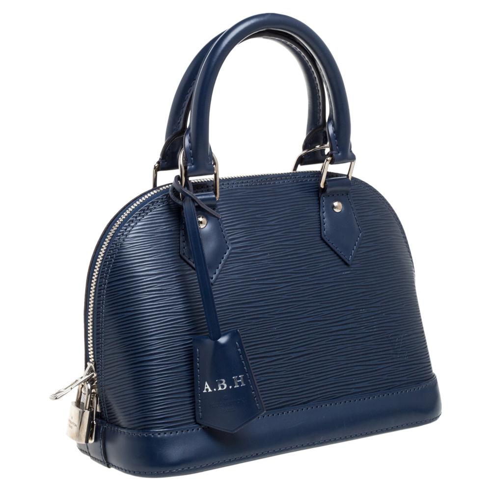 Louis Vuitton Indigo Epi Leder Alma BB Tasche im Zustand „Gut“ in Dubai, Al Qouz 2