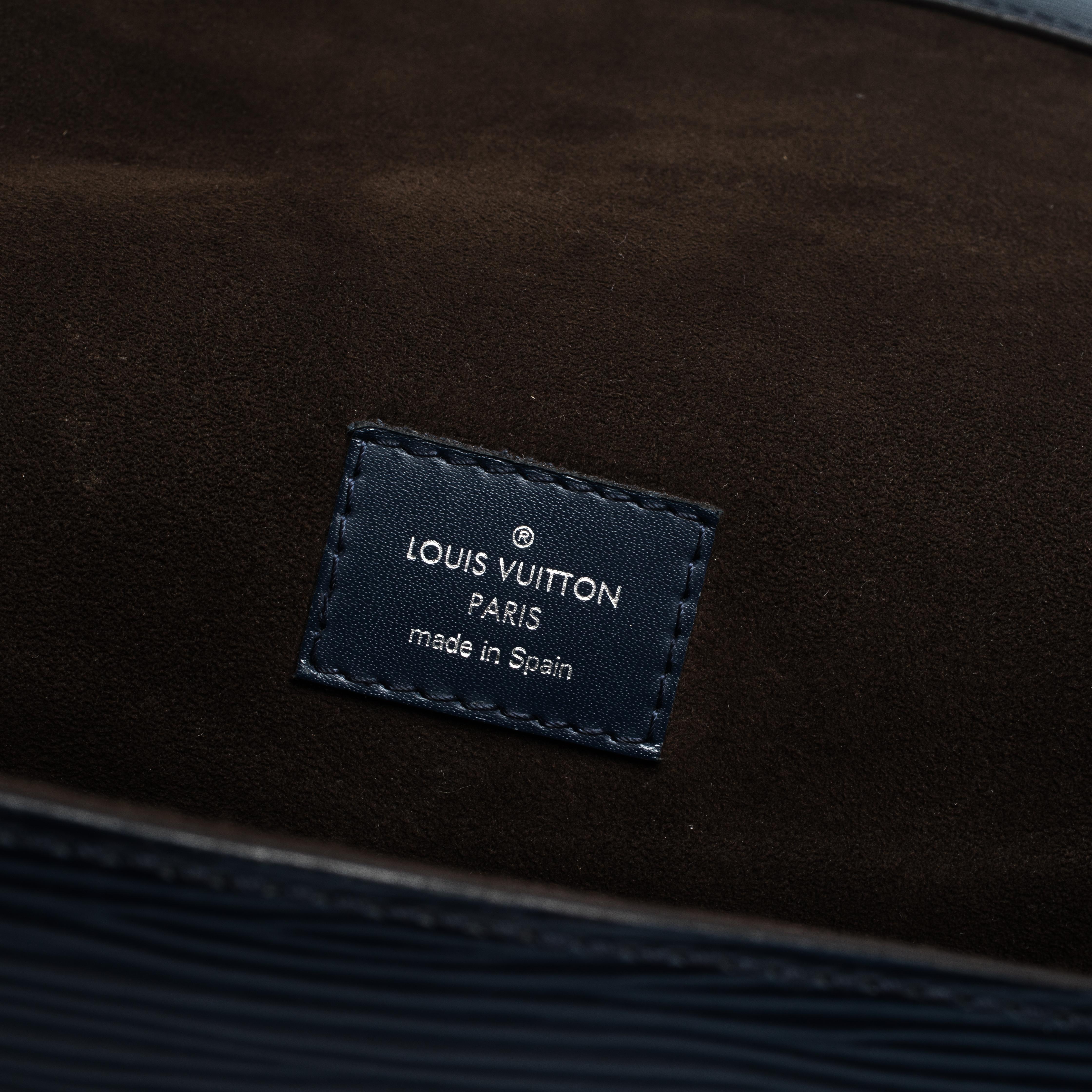 Louis Vuitton Indigo Epi Leather Cluny MM Bag 4