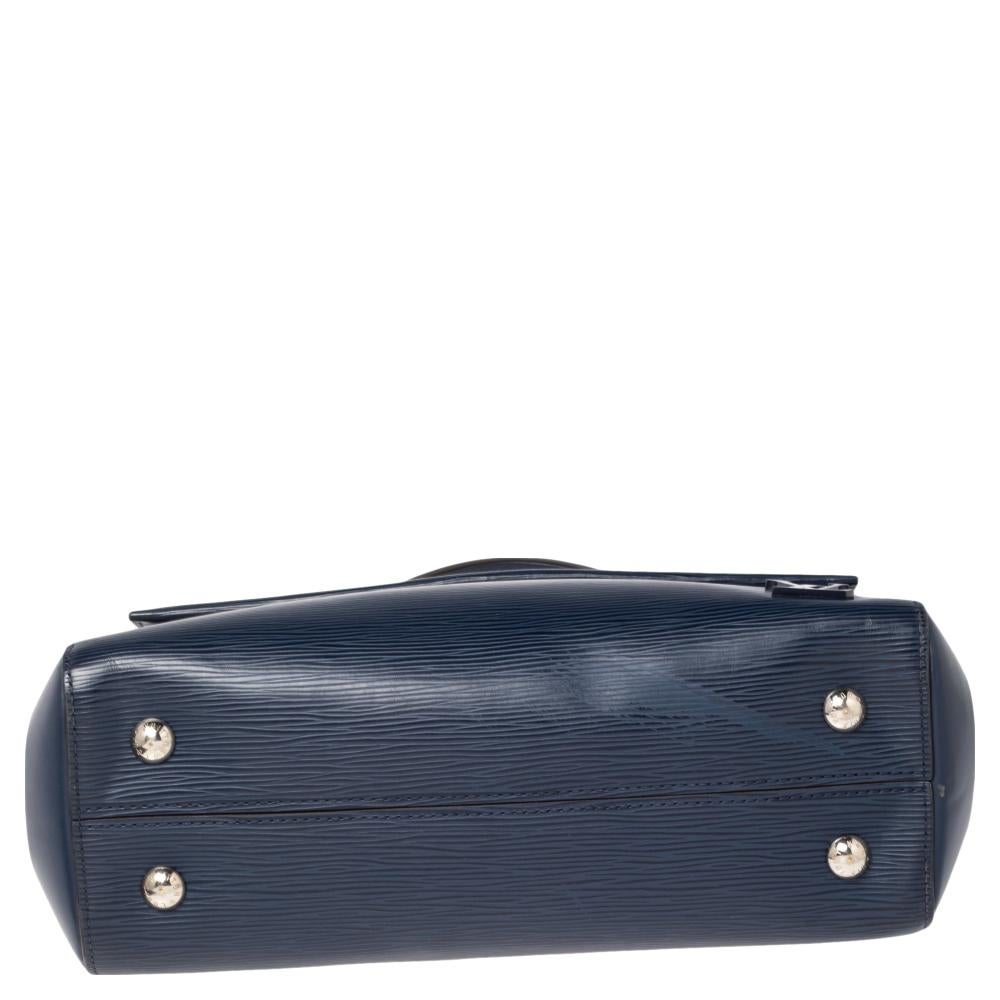 Louis Vuitton Indigo Epi Leather Cluny MM Bag In Good Condition In Dubai, Al Qouz 2