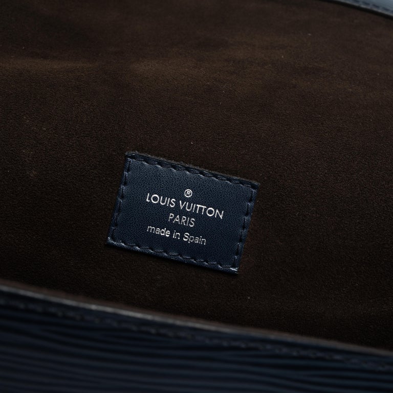 Louis Vuitton Indigo Epi Leather Cluny MM Bag at 1stDibs | louis ...