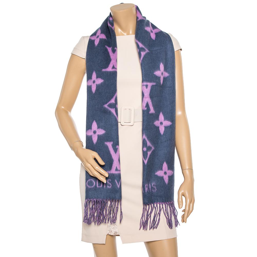 Louis Vuitton Pink Cashmere Scarf - 2 For Sale on 1stDibs