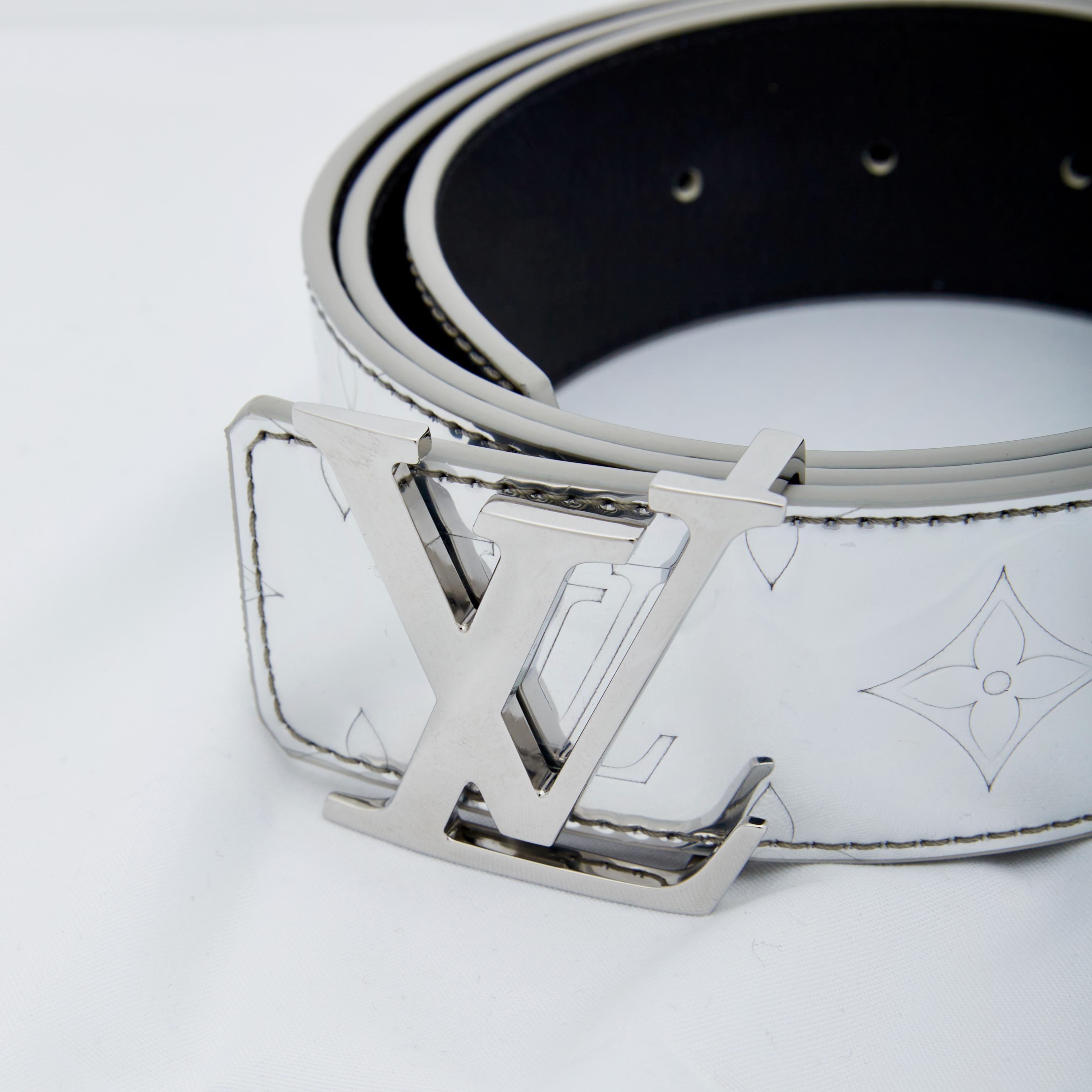 Louis Vuitton 40mm Reversible Belt - 3 For Sale on 1stDibs