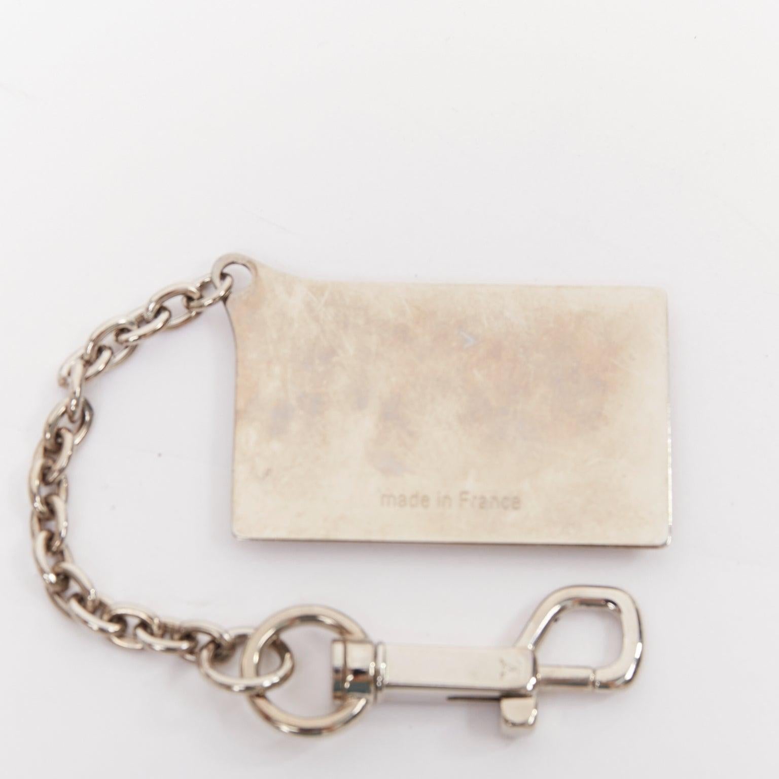 LOUIS VUITTON Inventeur Silber Ton Platte Kette Schlüsselanhänger Tasche Charme Damen im Angebot