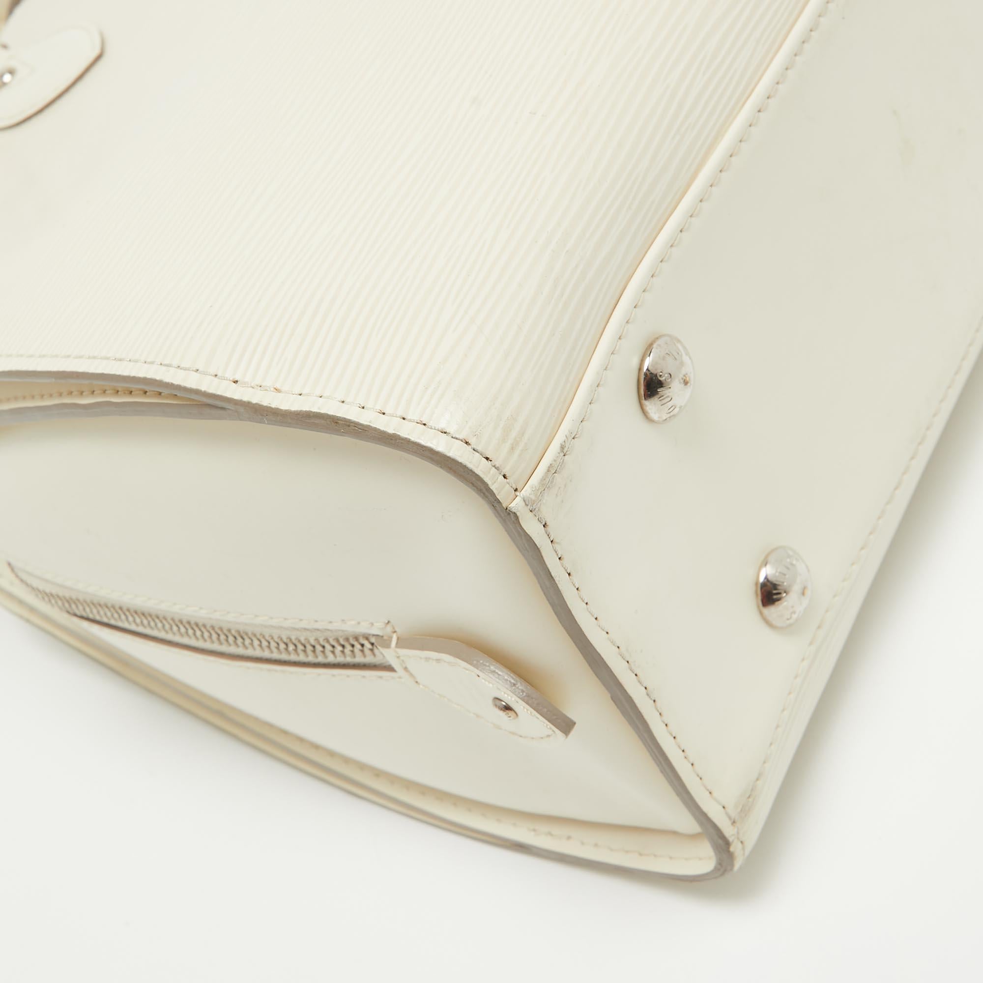 Bolso Louis Vuitton Ivorie Epi Piel Pont Neuf GM en Bueno Estado en Dubai, Al Qouz 2