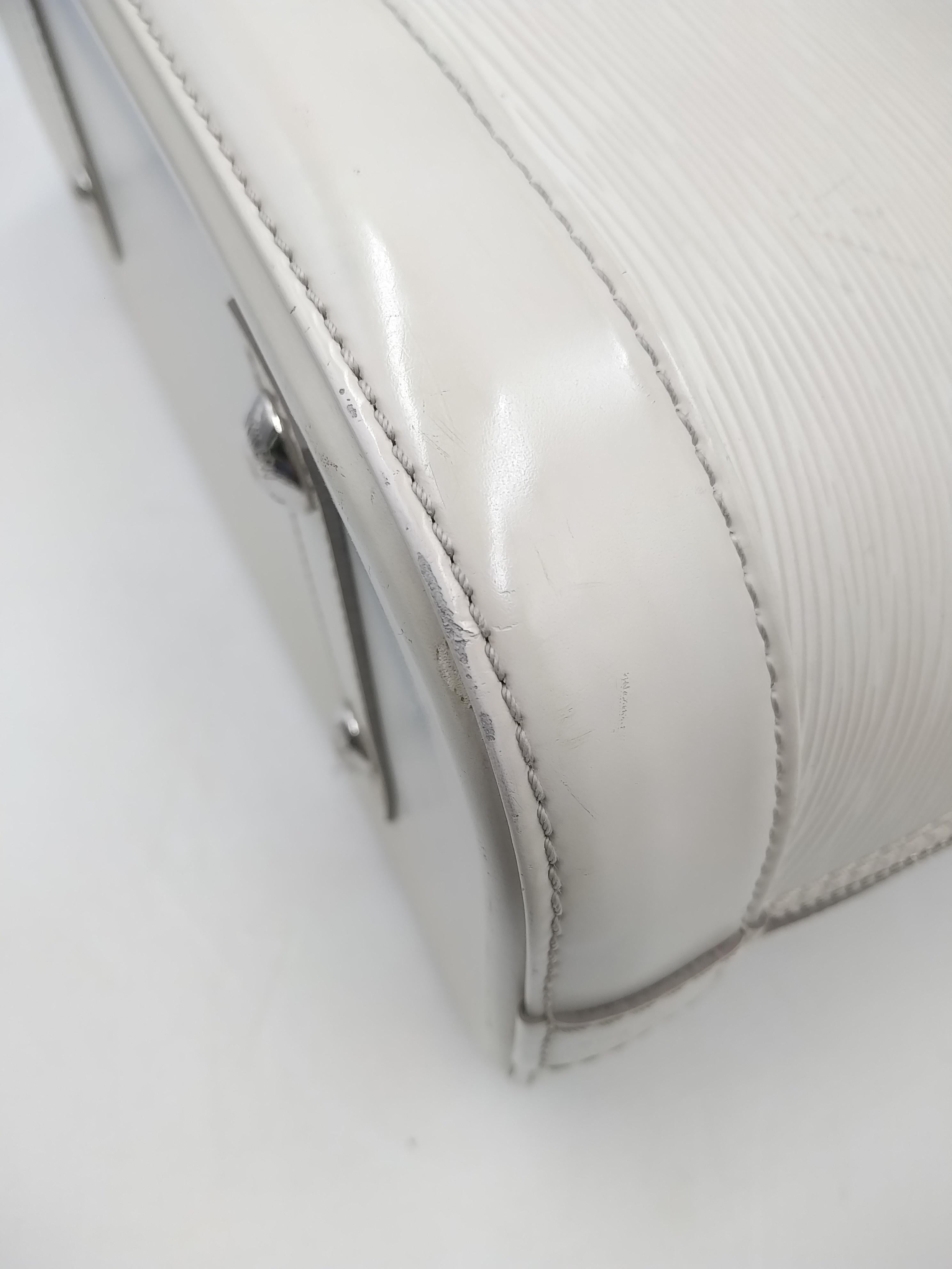 Louis Vuitton Ivory Epi Leather Alma PM Bag For Sale 2