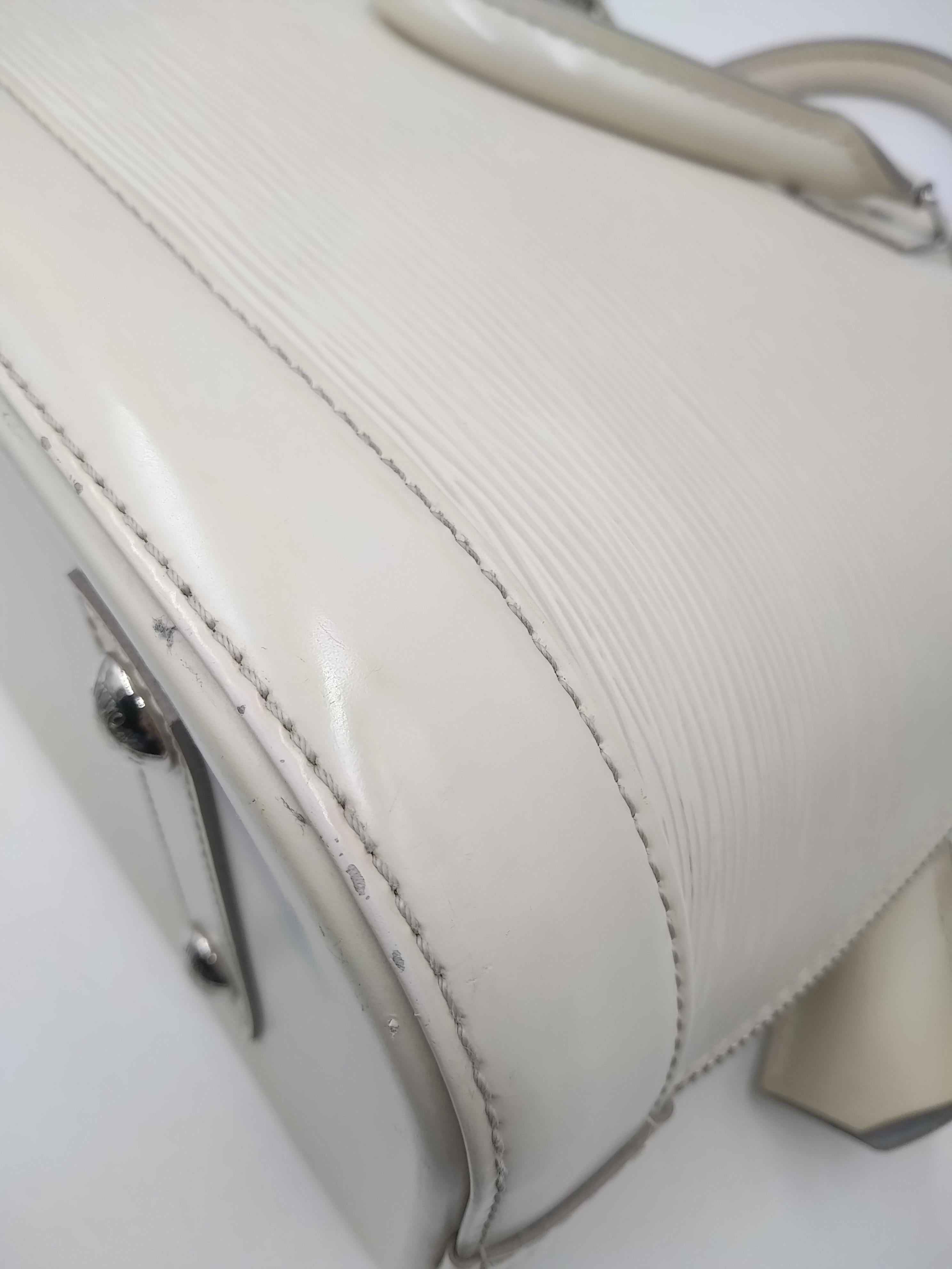 Louis Vuitton Ivory Epi Leather Alma PM Bag For Sale 4