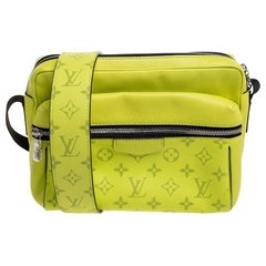 Bolso Mensajero Louis Vuitton Jaune Monograma Eclipse Lona y Piel Tiaga