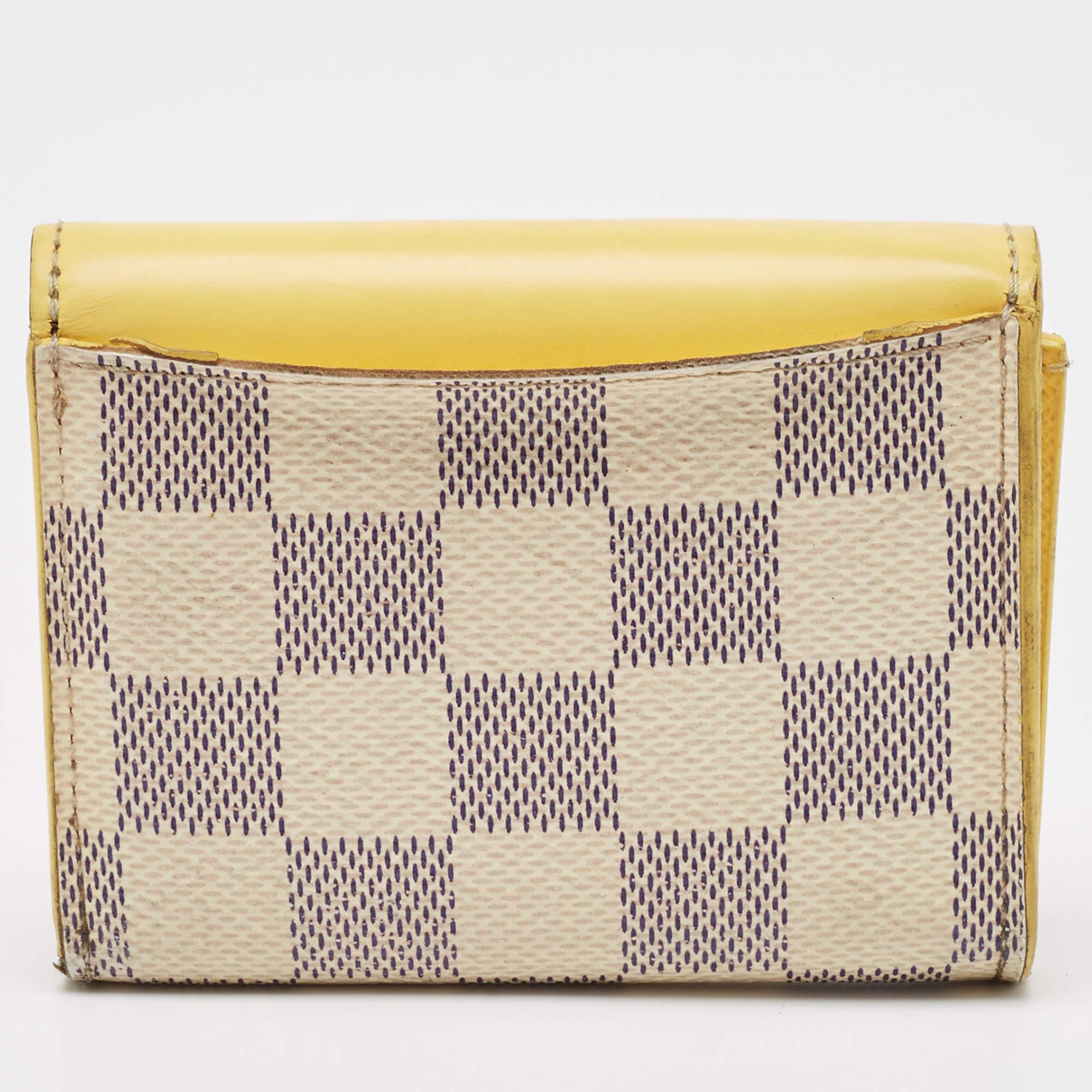 Louis Vuitton Jaune Pale Leder und Damier Azur Canvas Zoe Portemonnaie aus Segeltuch im Zustand „Gut“ in Dubai, Al Qouz 2