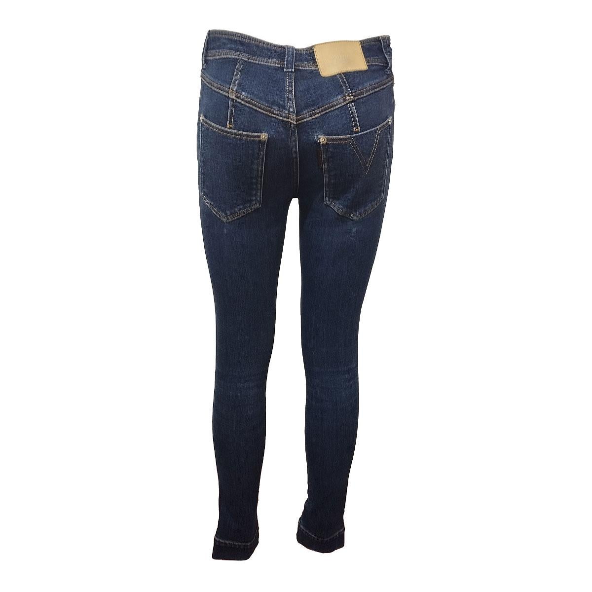 Jeans
Cotton (98%) and elasthane
Blue color
5 Pockets
Skinny
Total length cm 96 (37,7 inches)
Waist cm 36 (14,11 inches)
French size 36, italian 40