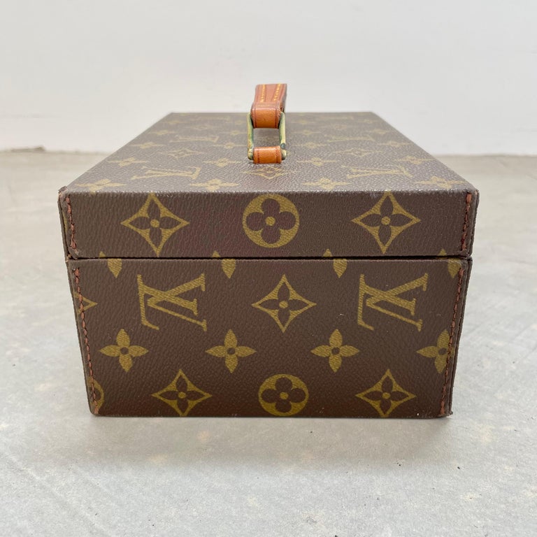 Louis Vuitton Jewelry Box, 1940s France For Sale at 1stDibs