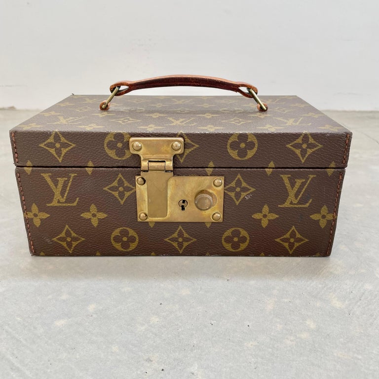 Louis Vuitton Jewelry Box, 1940s France For Sale at 1stDibs