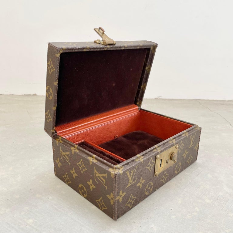 Louis Vuitton Jewelry Box, 1940s France For Sale at 1stDibs