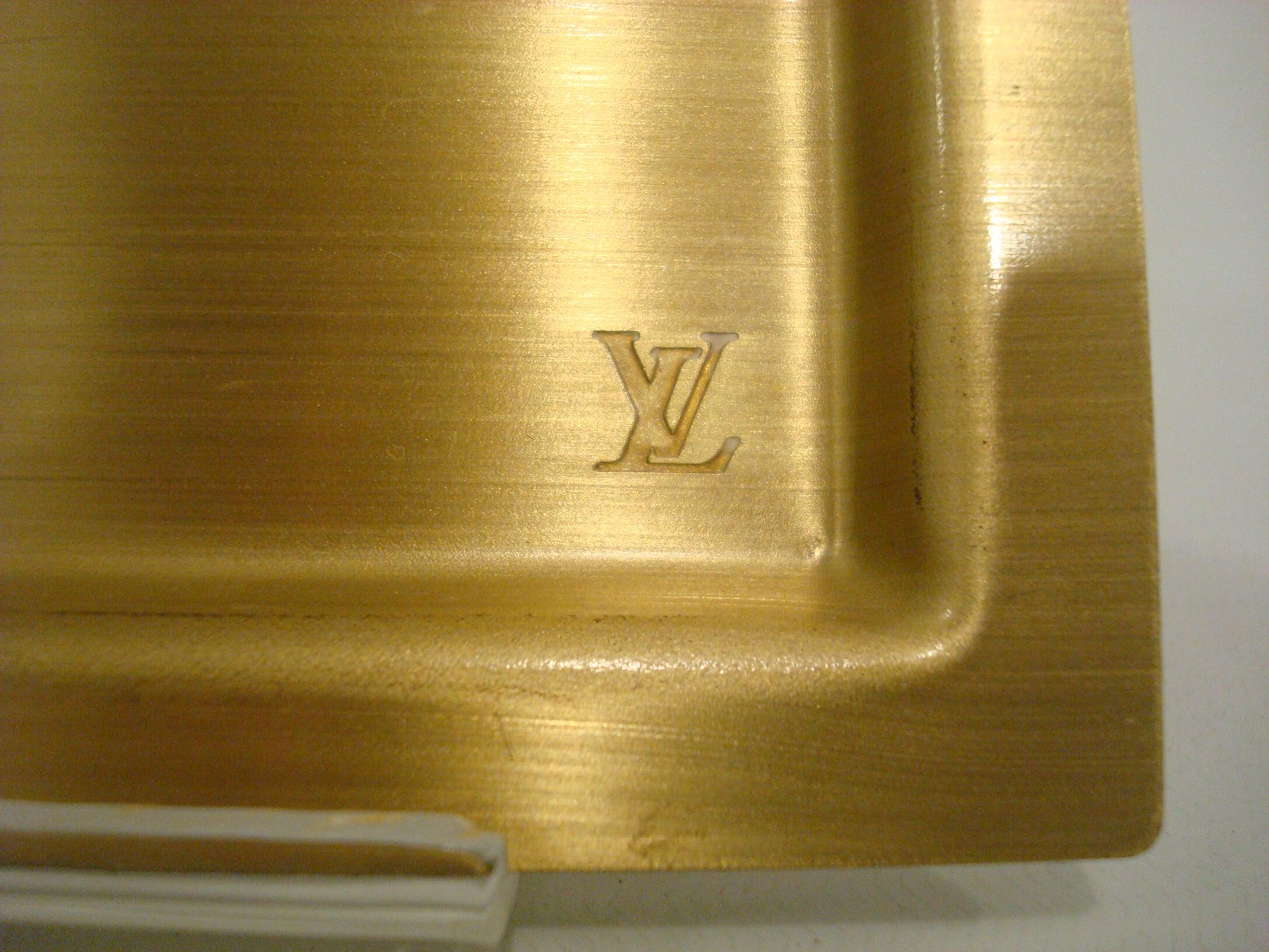 Louis Vuitton Jewelry Dish or a Personal Cards / Keys / Phone / Coins Plate In Good Condition For Sale In Buenos Aires, Olivos