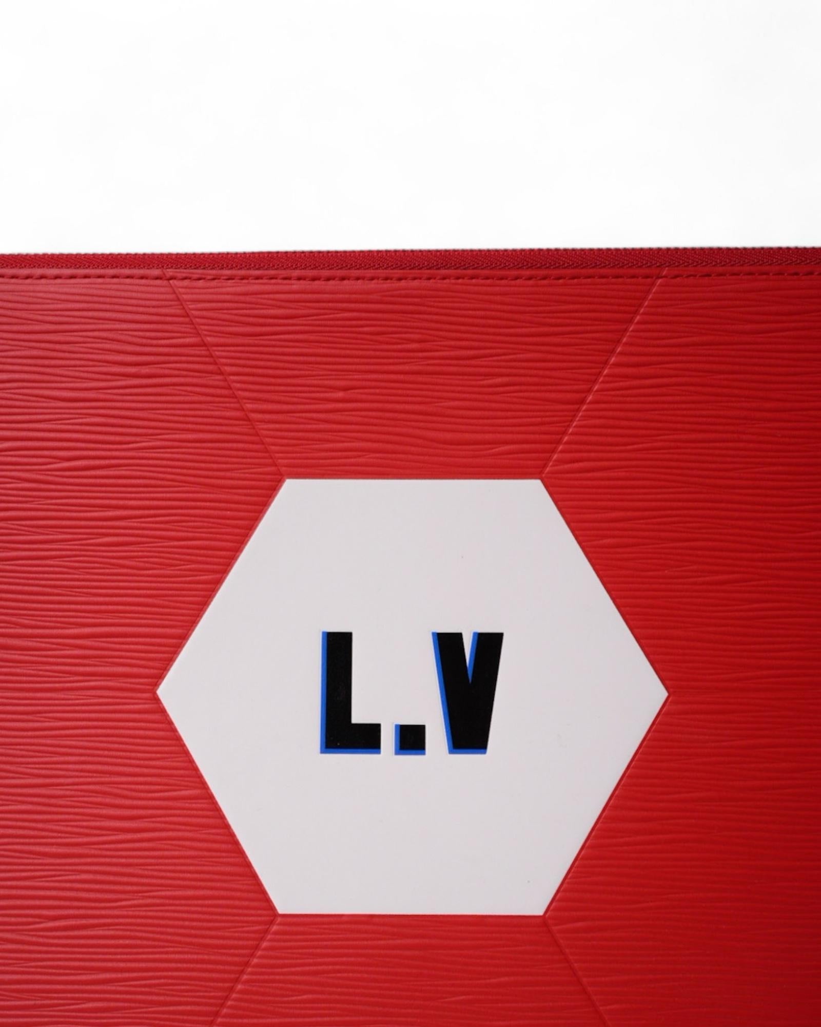 Louis Vuitton Jour GM Clutch FIFA World Cup Russia L.E. im Zustand „Hervorragend“ im Angebot in Torre Del Greco, IT