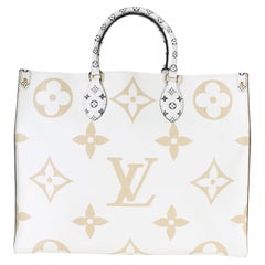 Louis Vuitton, sac Onthego GM en toile Monogram géante, couleur kaki-beige