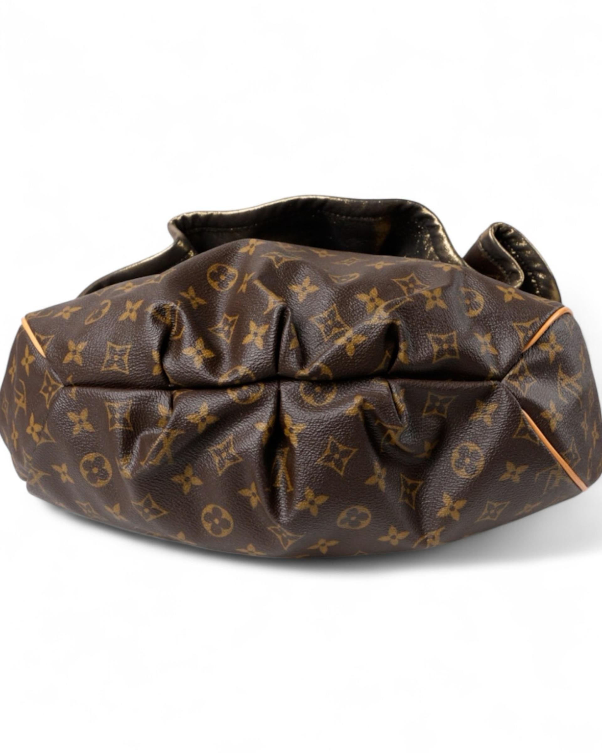 Louis Vuitton Kalahari MM Canvas Monogram For Sale 8