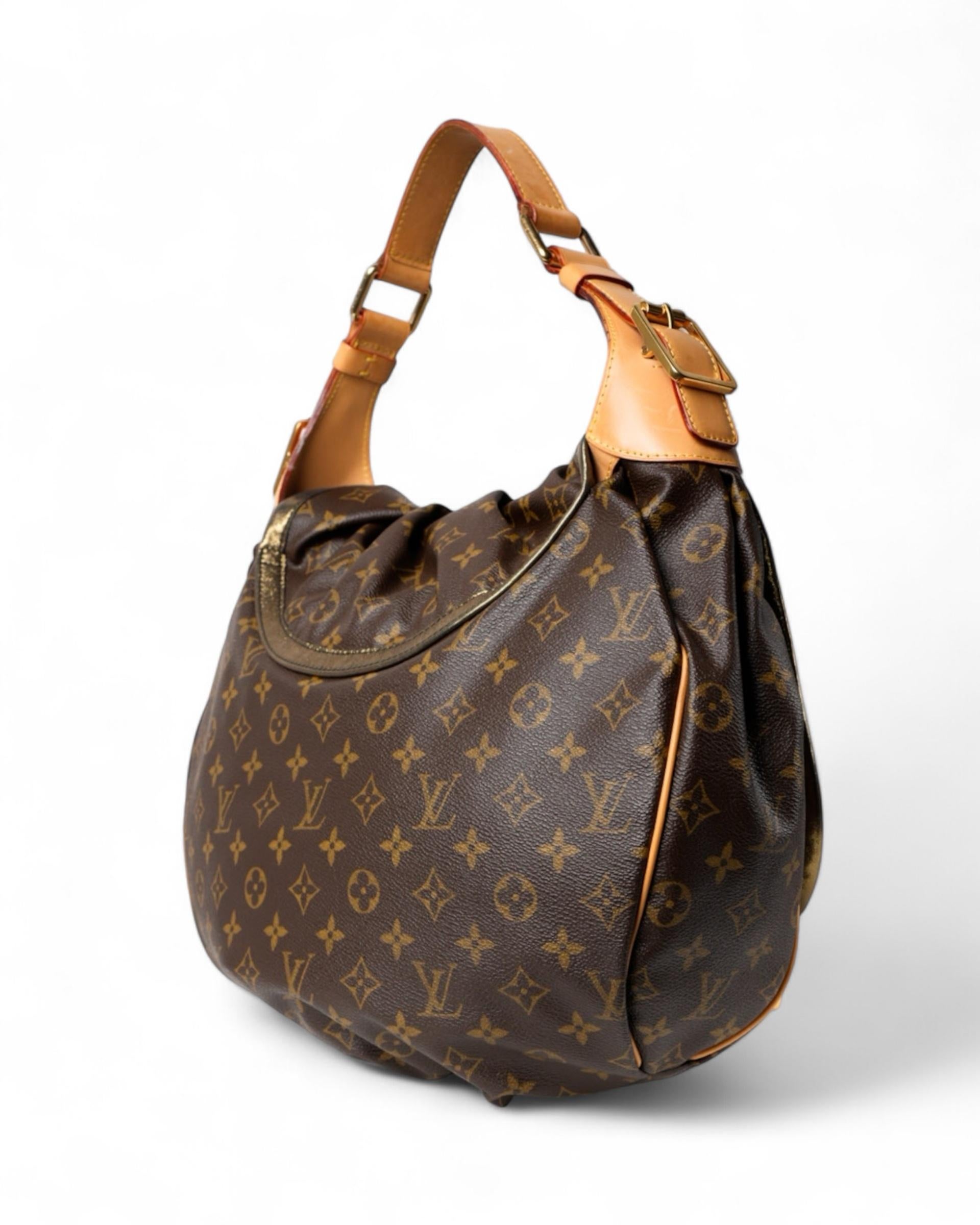 Louis Vuitton Kalahari MM Canvas Monogram For Sale 9