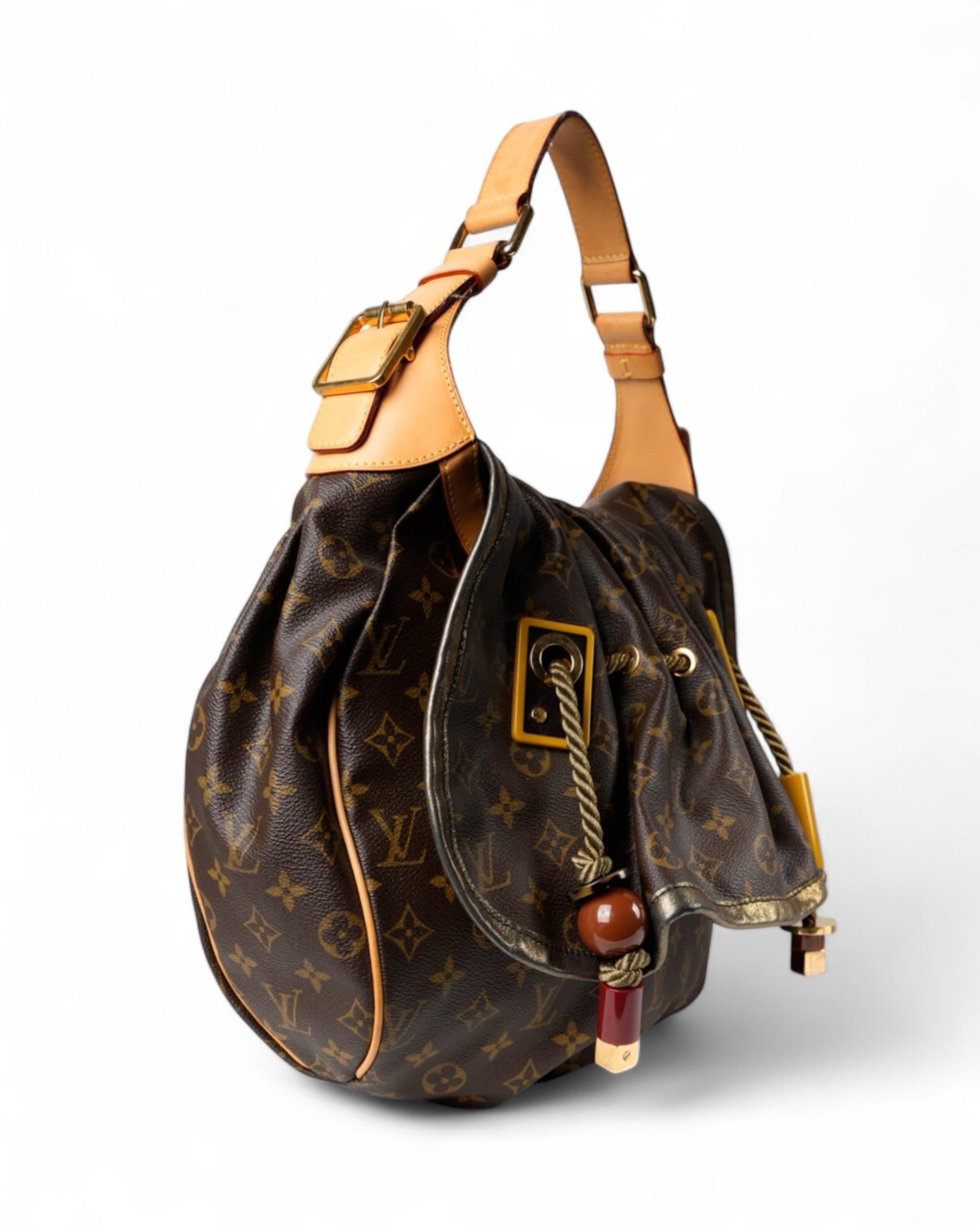 Louis Vuitton Kalahari MM Canvas Monogram For Sale 12