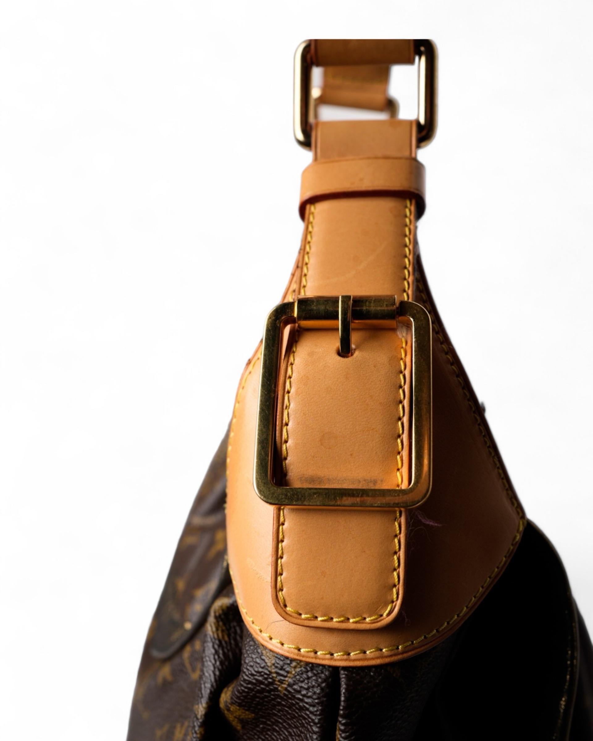 Louis Vuitton Kalahari MM Canvas Monogram For Sale 1