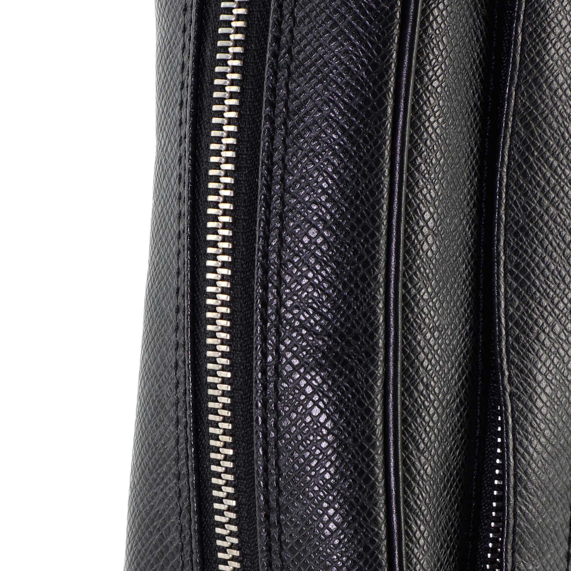 Louis Vuitton Kaluga Pochette Clutch Taiga Leather 1