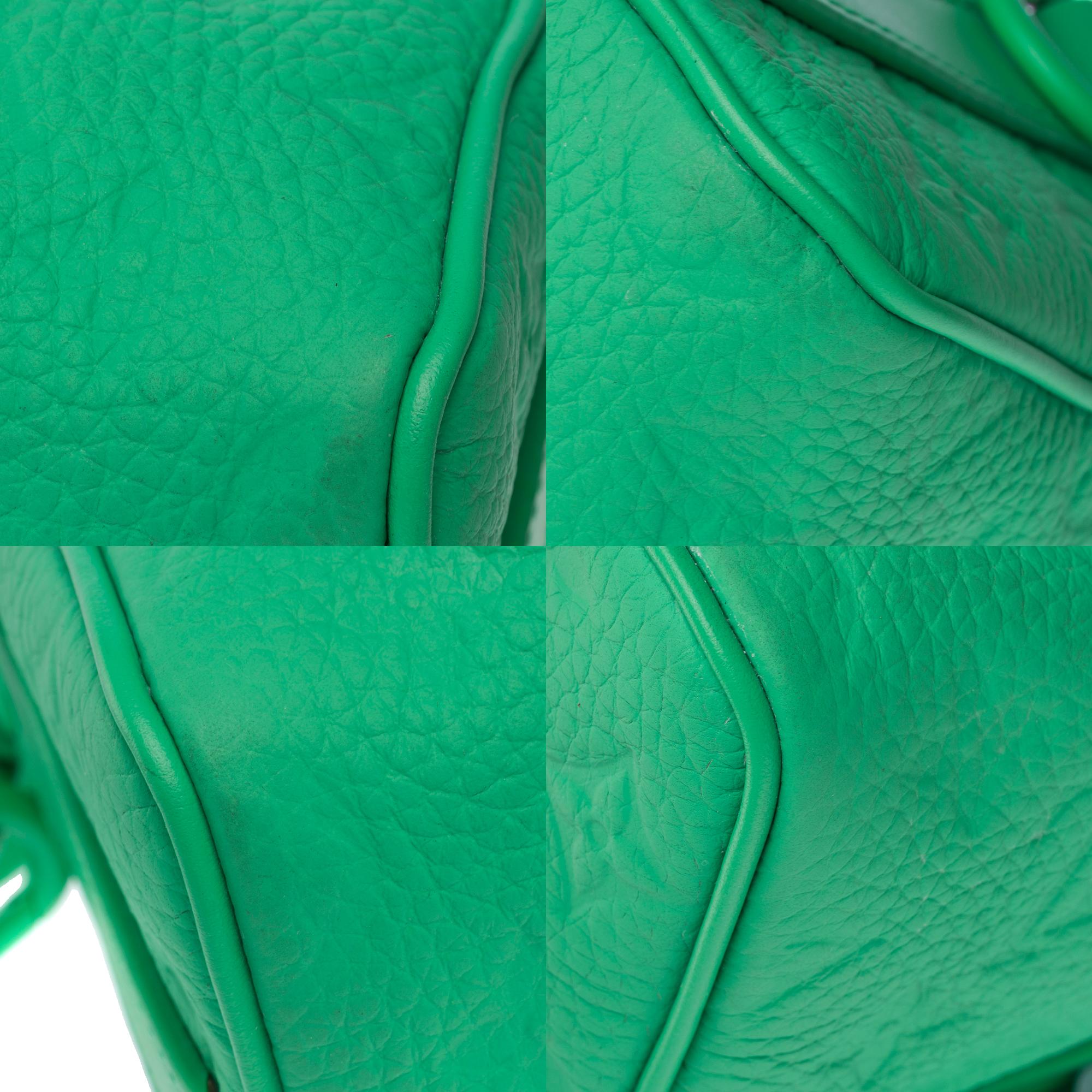 Louis Vuitton keepall 25 strap shoulder bag in green Taurillon embossed leather For Sale 7