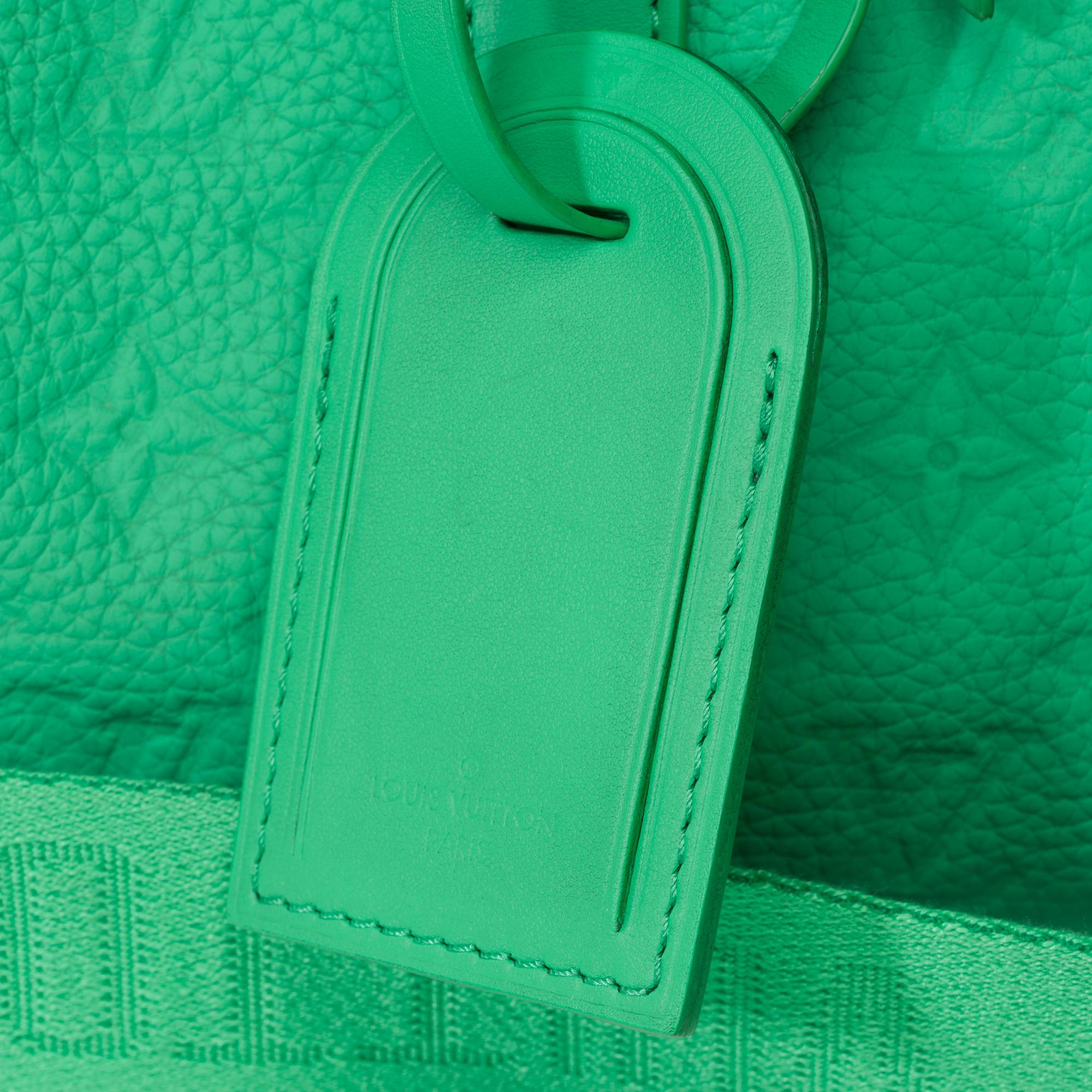Louis Vuitton keepall 25 strap shoulder bag in green Taurillon embossed leather For Sale 3