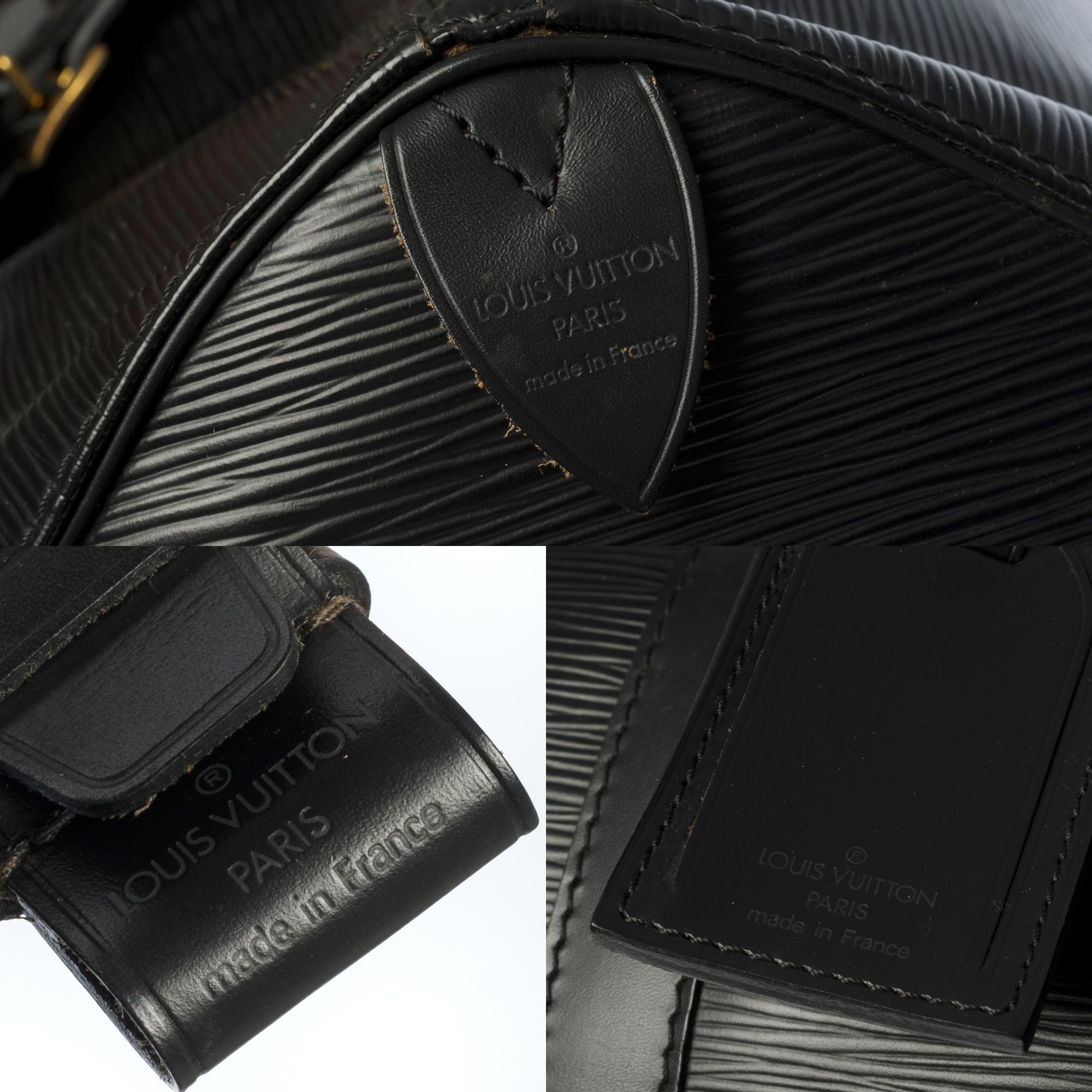Louis Vuitton Keepall 45 Travel bag in black épi leather In Good Condition In Paris, IDF
