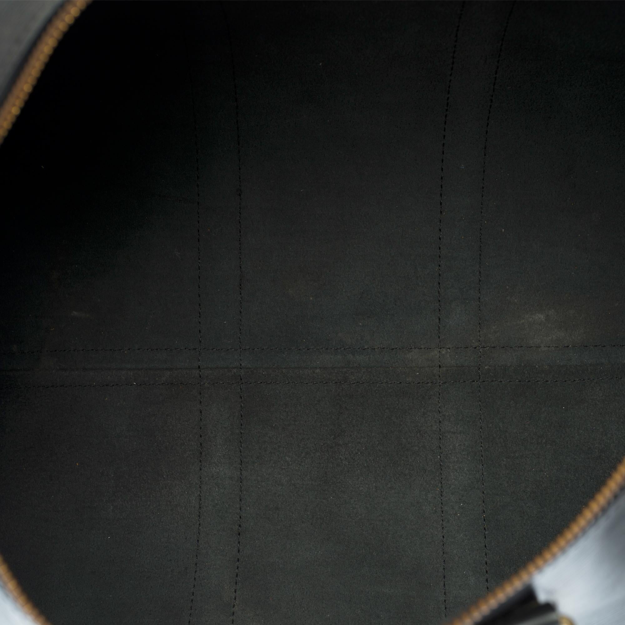 Louis Vuitton Keepall 45 Travel bag in black épi leather 1