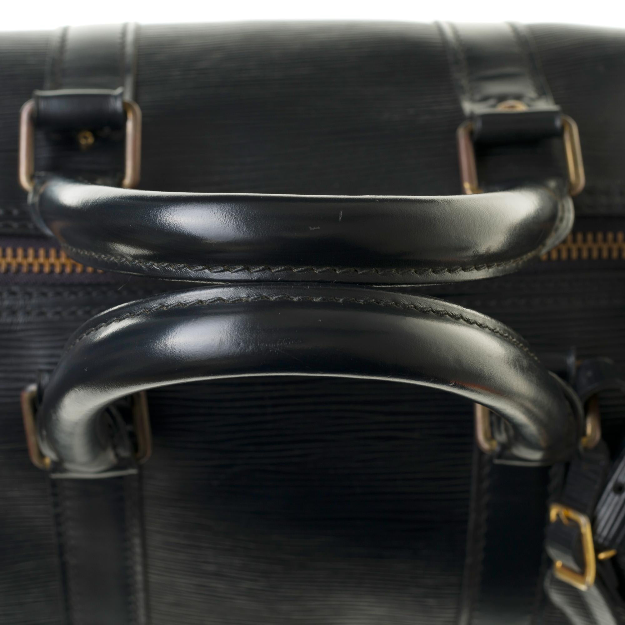 Louis Vuitton Keepall 45 Travel bag in black épi leather 2