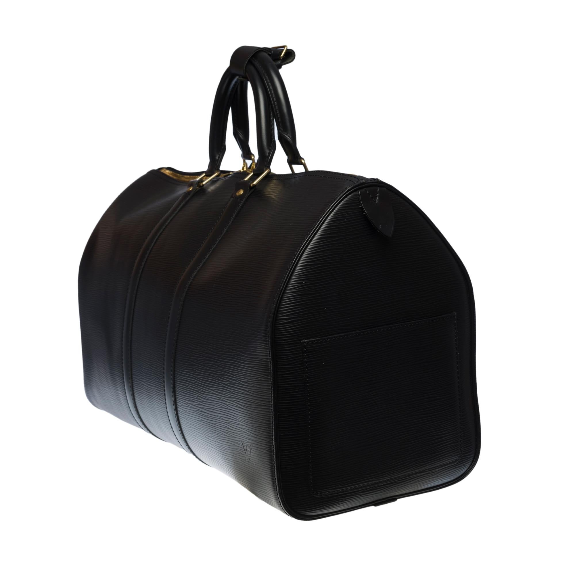 Louis Vuitton Keepall 45 Travel bag in blue épi leather In Good Condition In Paris, IDF